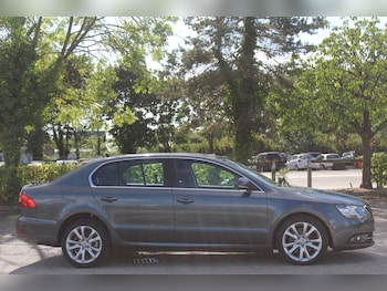 Used Skoda Superb 2016 for sale - 76103840: Photo 2