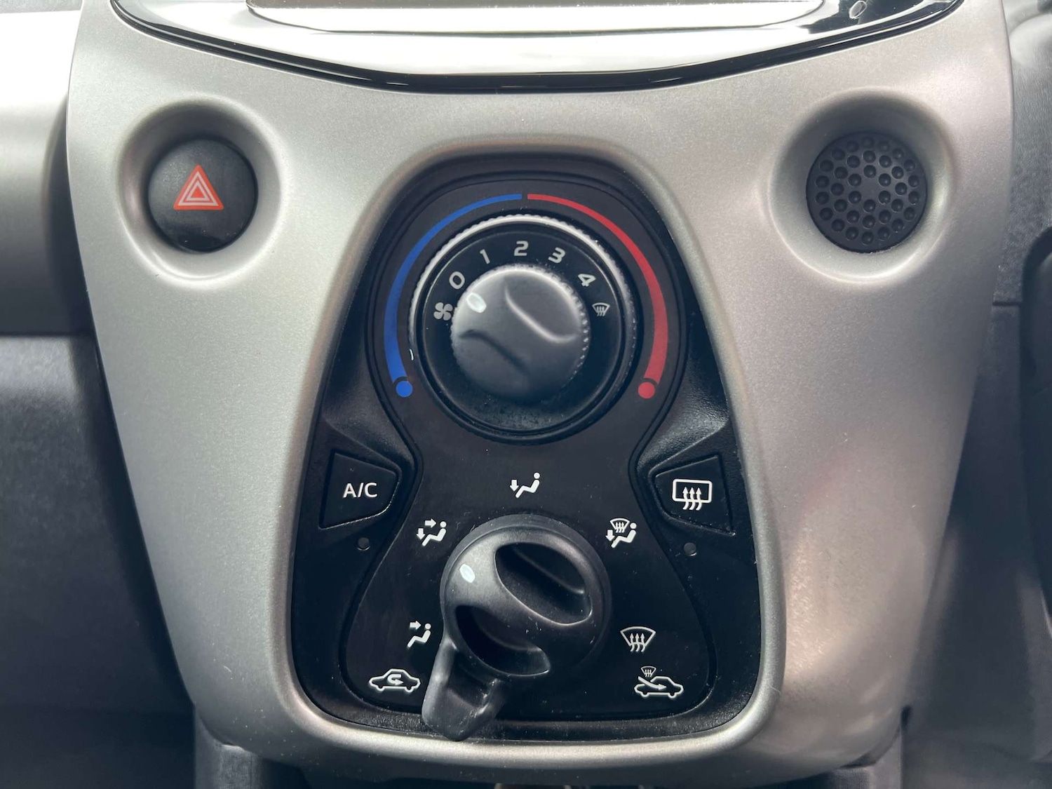 Used Peugeot 108 2015 for sale - 76103769: Photo 21