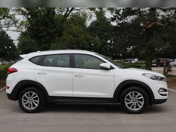 Used Hyundai TUCSON 2017 for sale - 76103813: Photo 2
