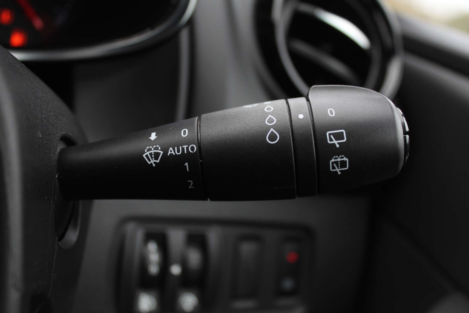 Used Renault Clio 2018 for sale - 76103884: Photo 18