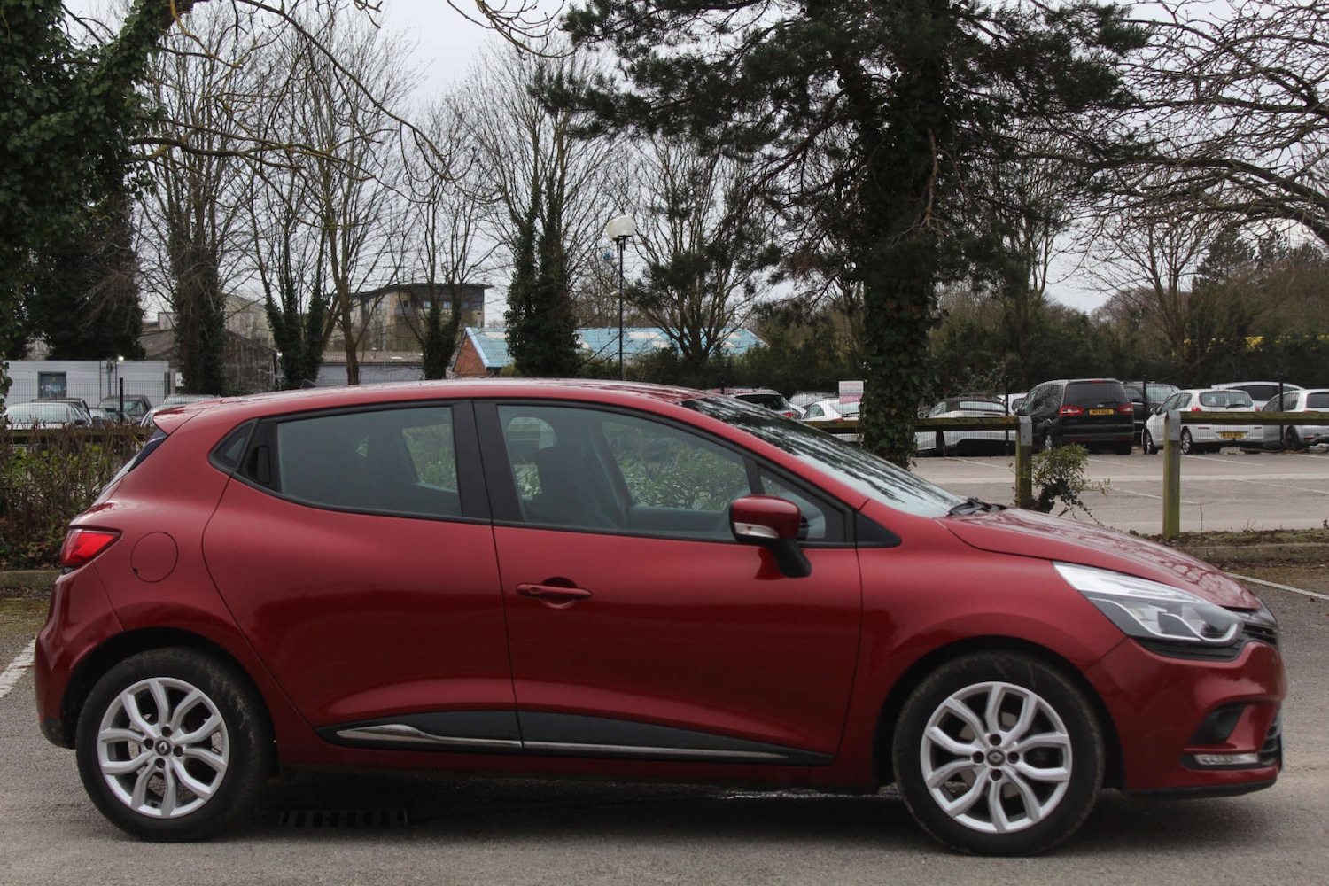 Used Renault Clio 2018 for sale - 76103884: Photo 2
