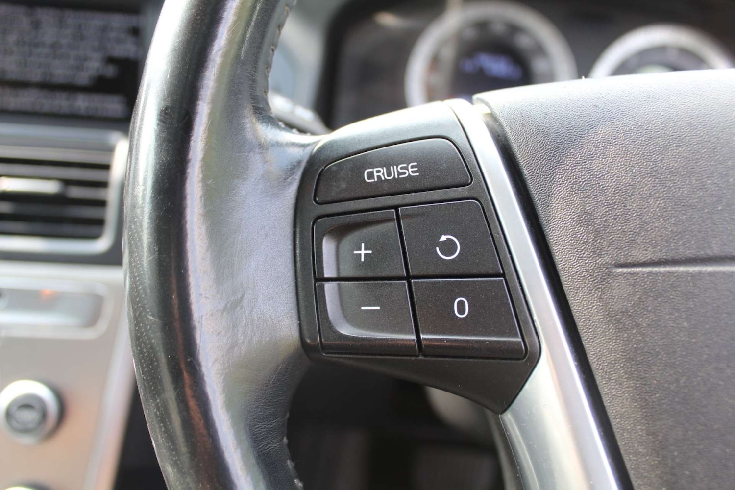 Used Volvo XC60 2009 for sale - 76103943: Photo 17