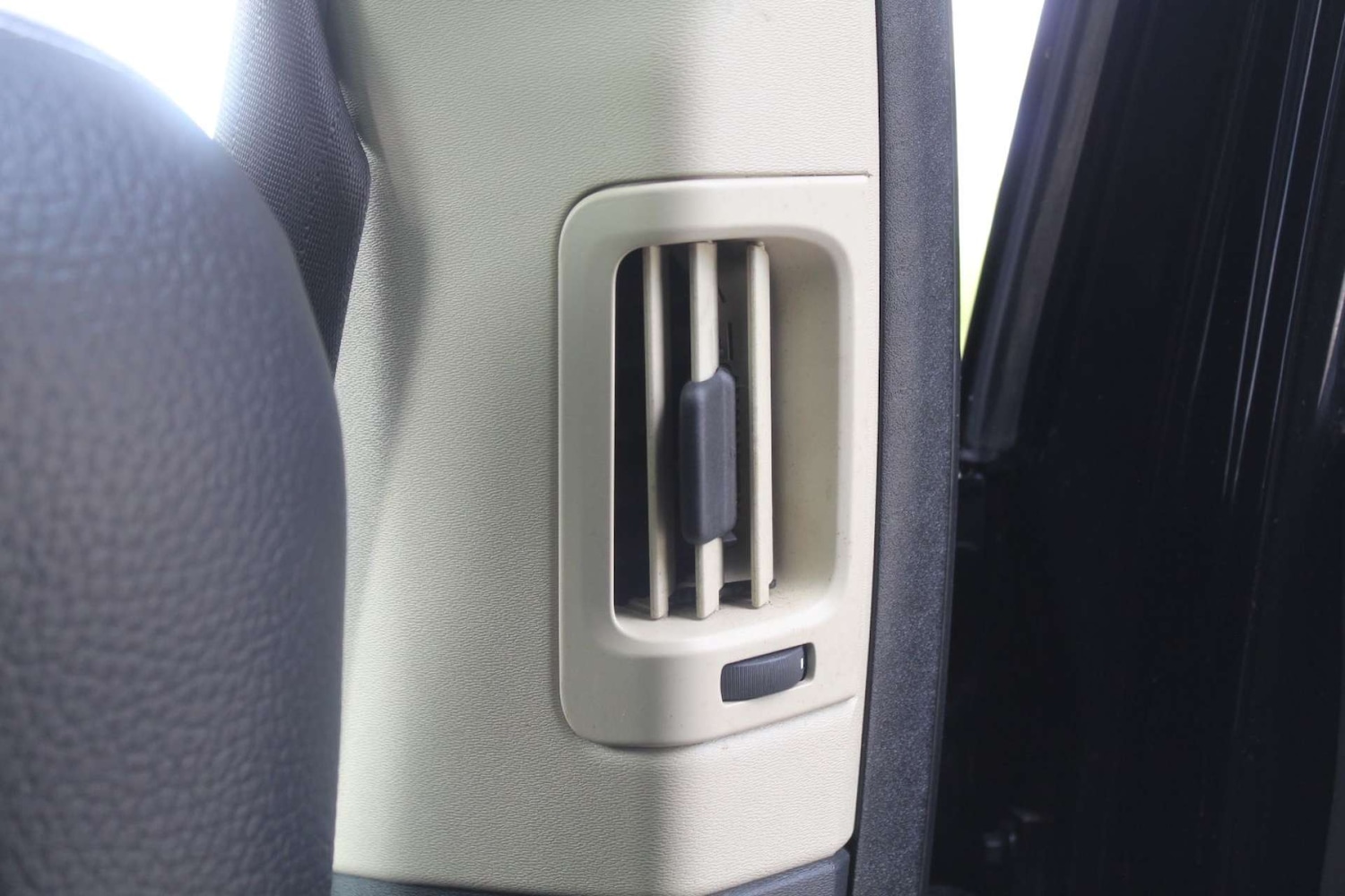 Used Volvo XC60 2009 for sale - 76103943: Photo 36
