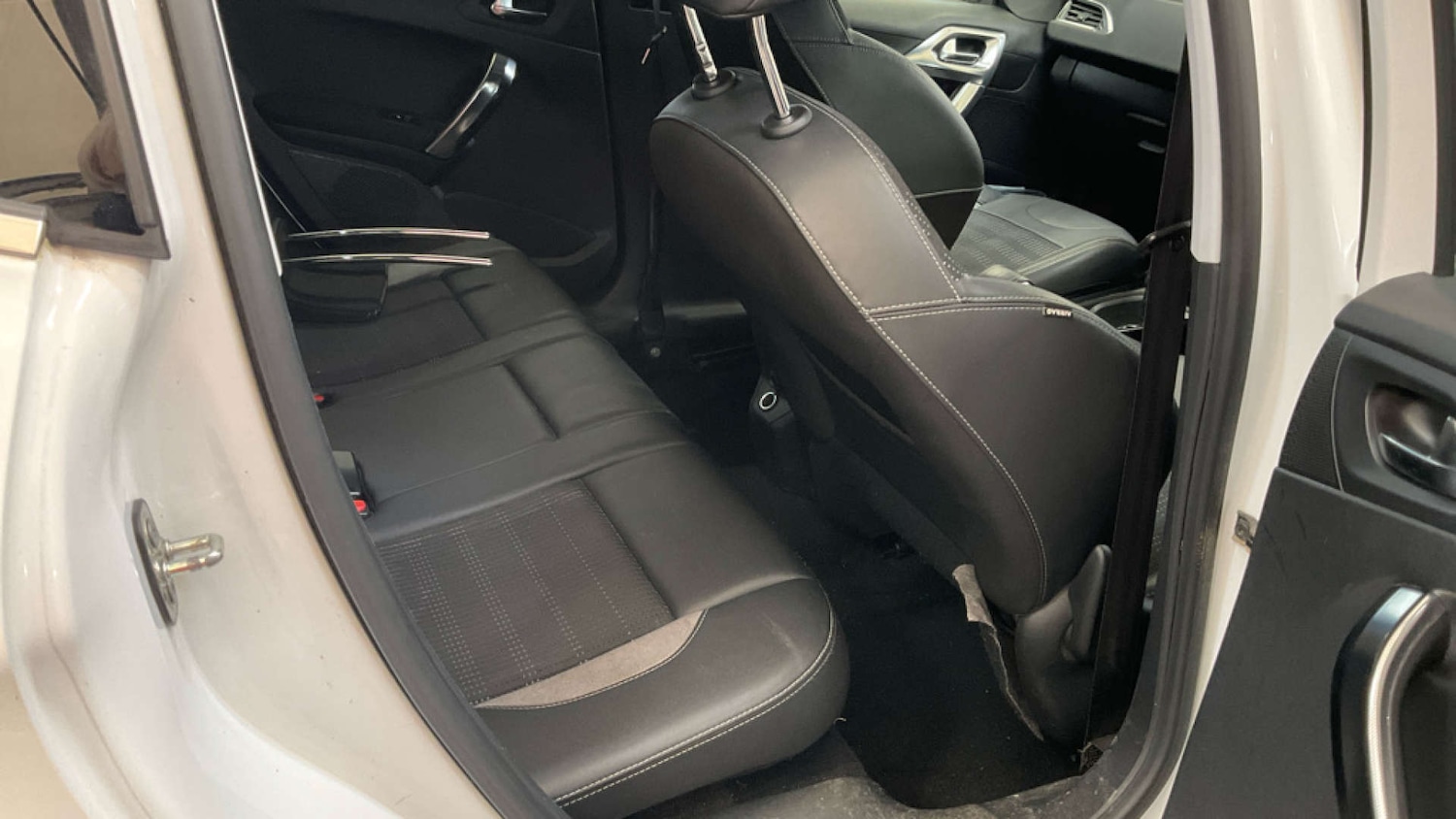 Used Peugeot 2008 2015 for sale - 76438965: Photo 5