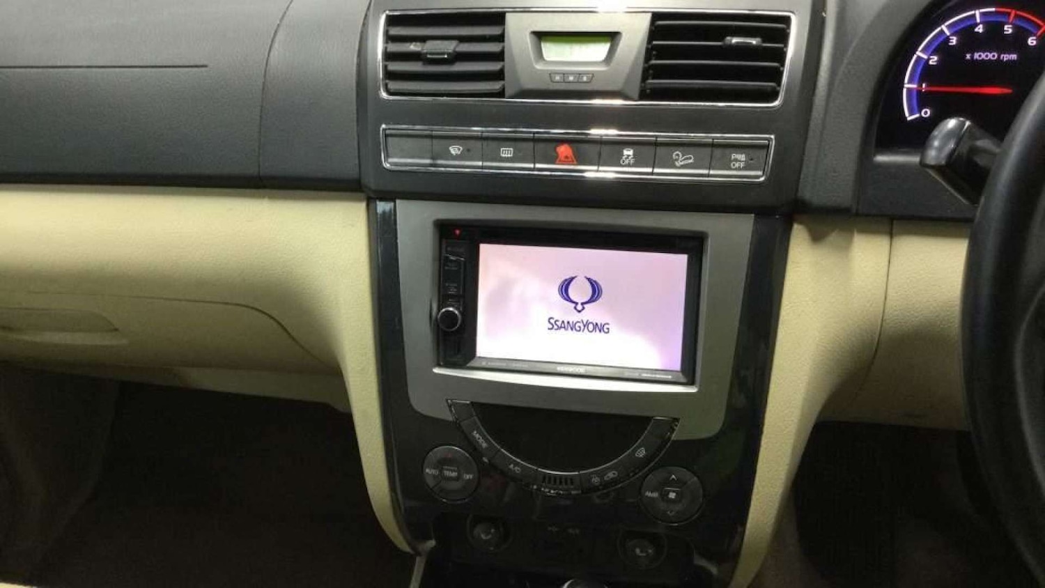 Used Ssangyong Rexton 2017 for sale - 76103931: Photo 6