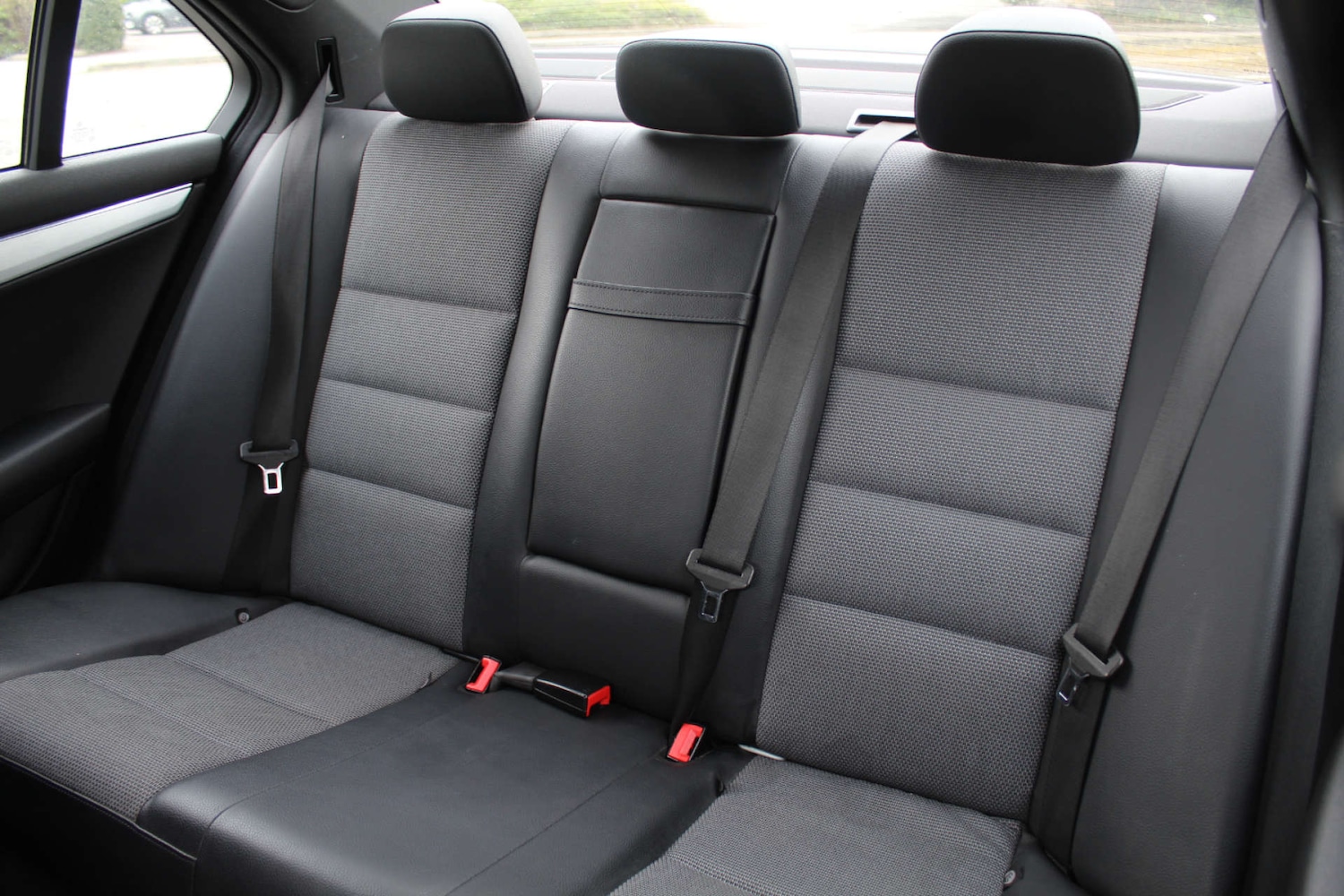 Used Mercedes-Benz C-Class 2010 for sale - 76103858: Photo 10