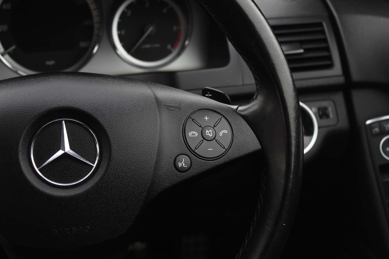 Used Mercedes-Benz C-Class 2010 for sale - 76103858: Photo 15