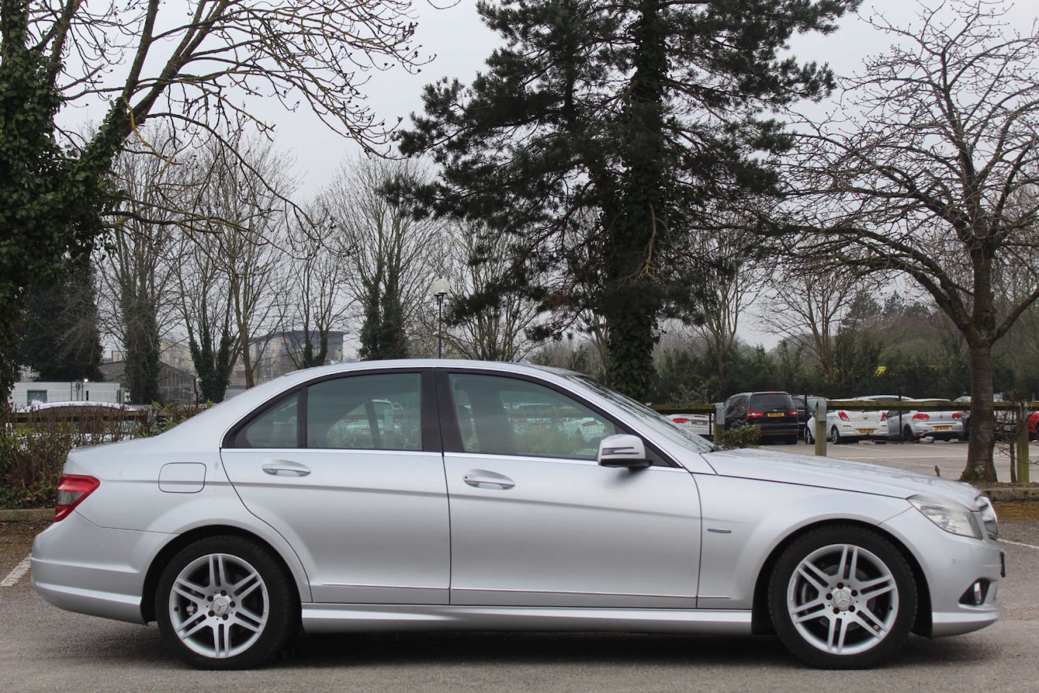 Used Mercedes-Benz C-Class 2010 for sale - 76103858: Photo 2