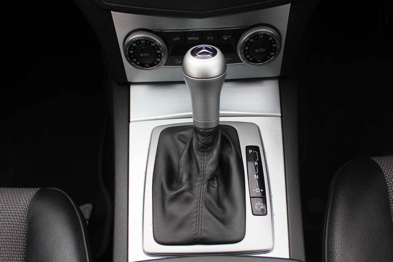Used Mercedes-Benz C-Class 2010 for sale - 76103858: Photo 20