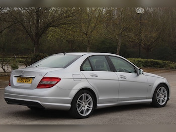 Used Mercedes-Benz C-Class 2010 for sale - 76103858: Photo 3