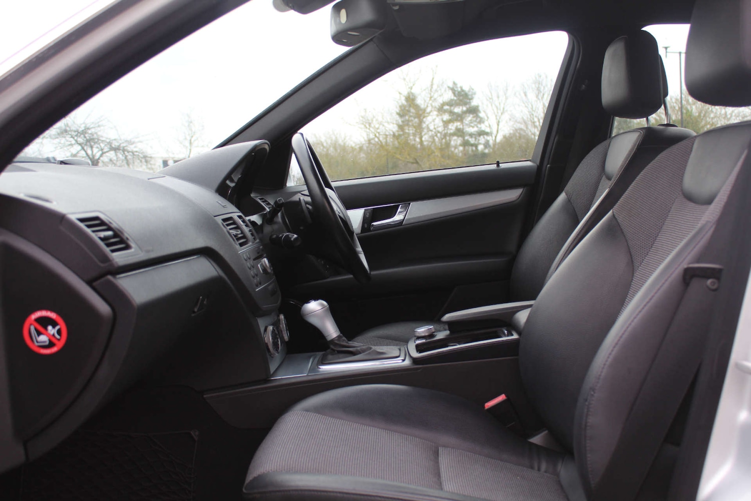 Used Mercedes-Benz C-Class 2010 for sale - 76103858: Photo 9