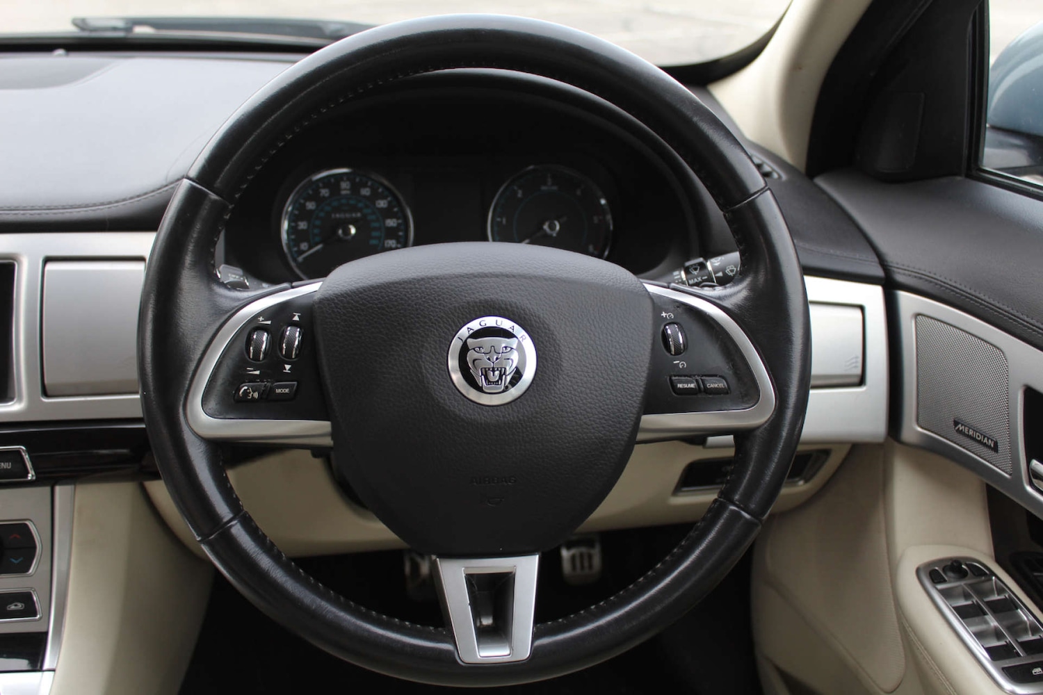 Used Jaguar XF 2013 for sale - 76103901: Photo 13