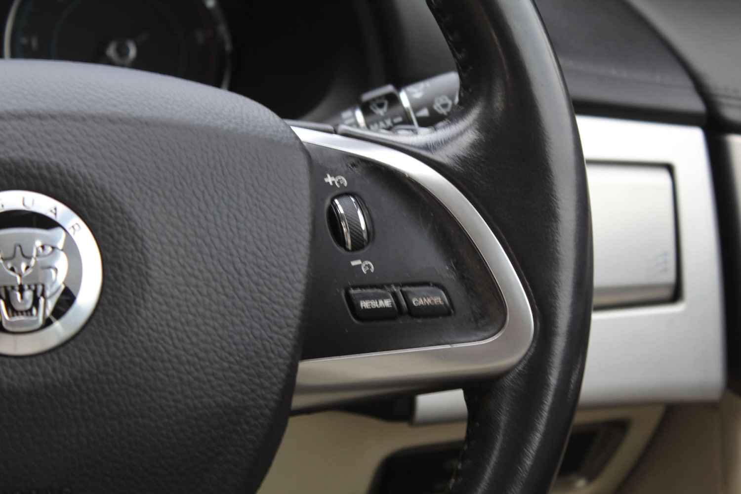Used Jaguar XF 2013 for sale - 76103901: Photo 15
