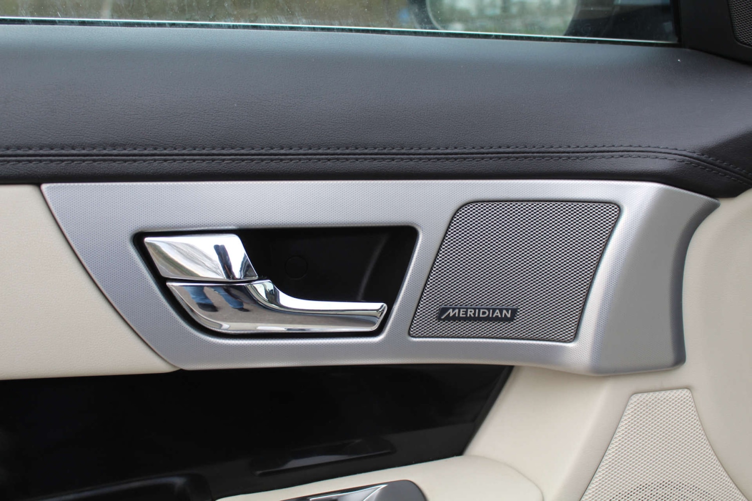 Used Jaguar XF 2013 for sale - 76103901: Photo 28