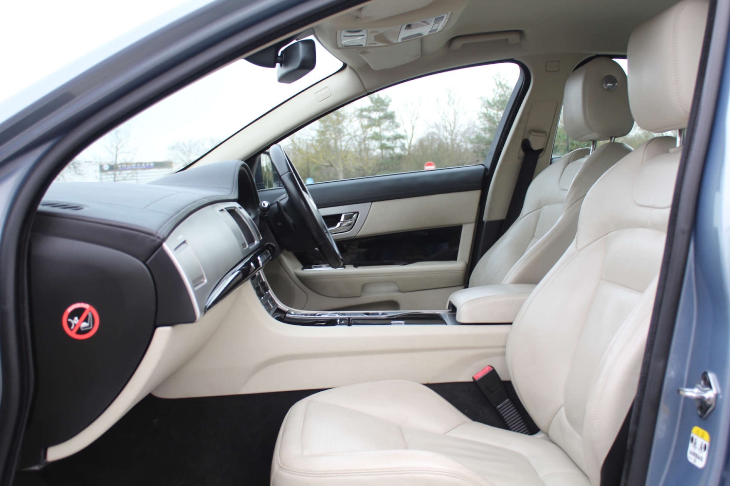Used Jaguar XF 2013 for sale - 76103901: Photo 9
