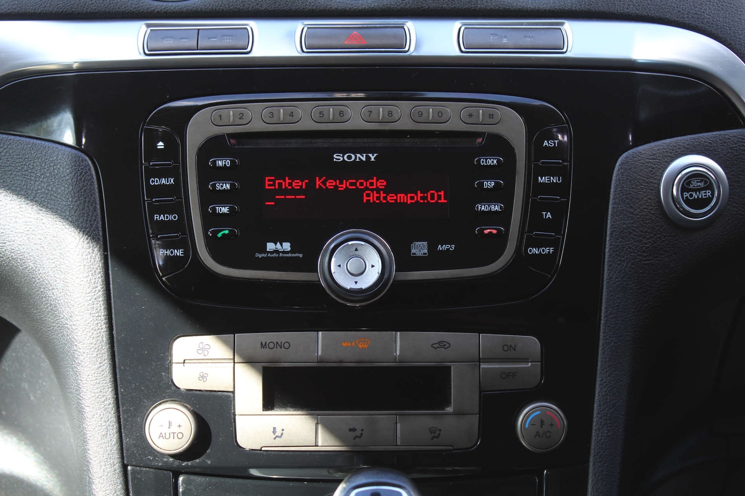 Used Ford S-Max 2010 for sale - 76103759: Photo 21
