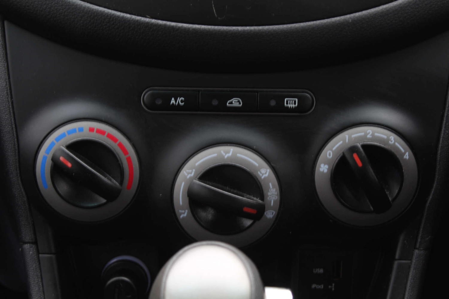 Used Hyundai i10 2012 for sale - 76143234: Photo 15