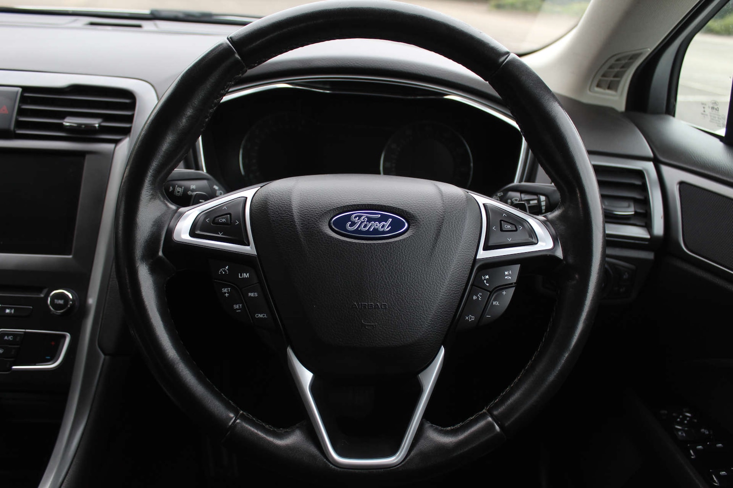 Used Ford Mondeo 2015 for sale - 76103856: Photo 14