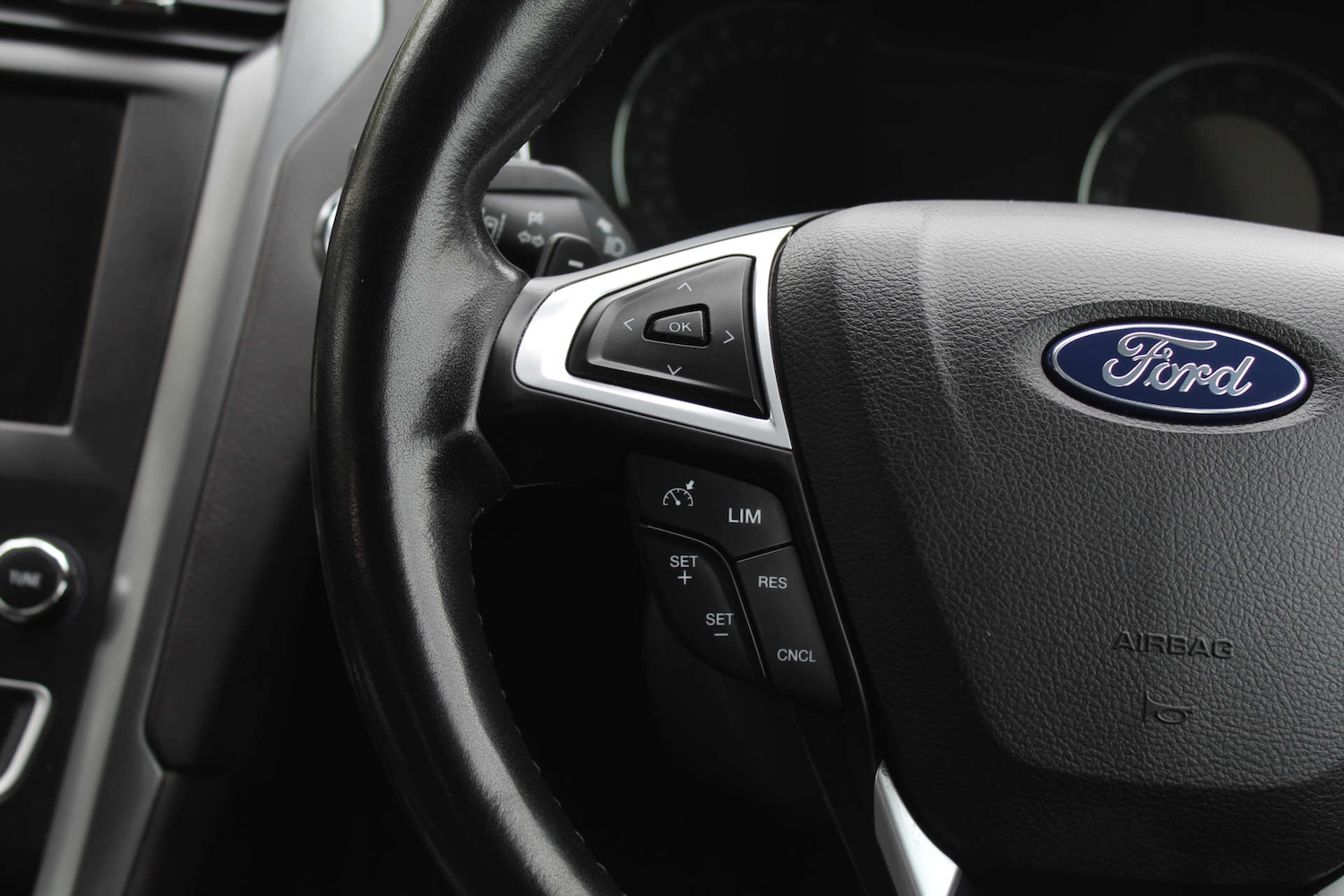 Used Ford Mondeo 2015 for sale - 76103856: Photo 15