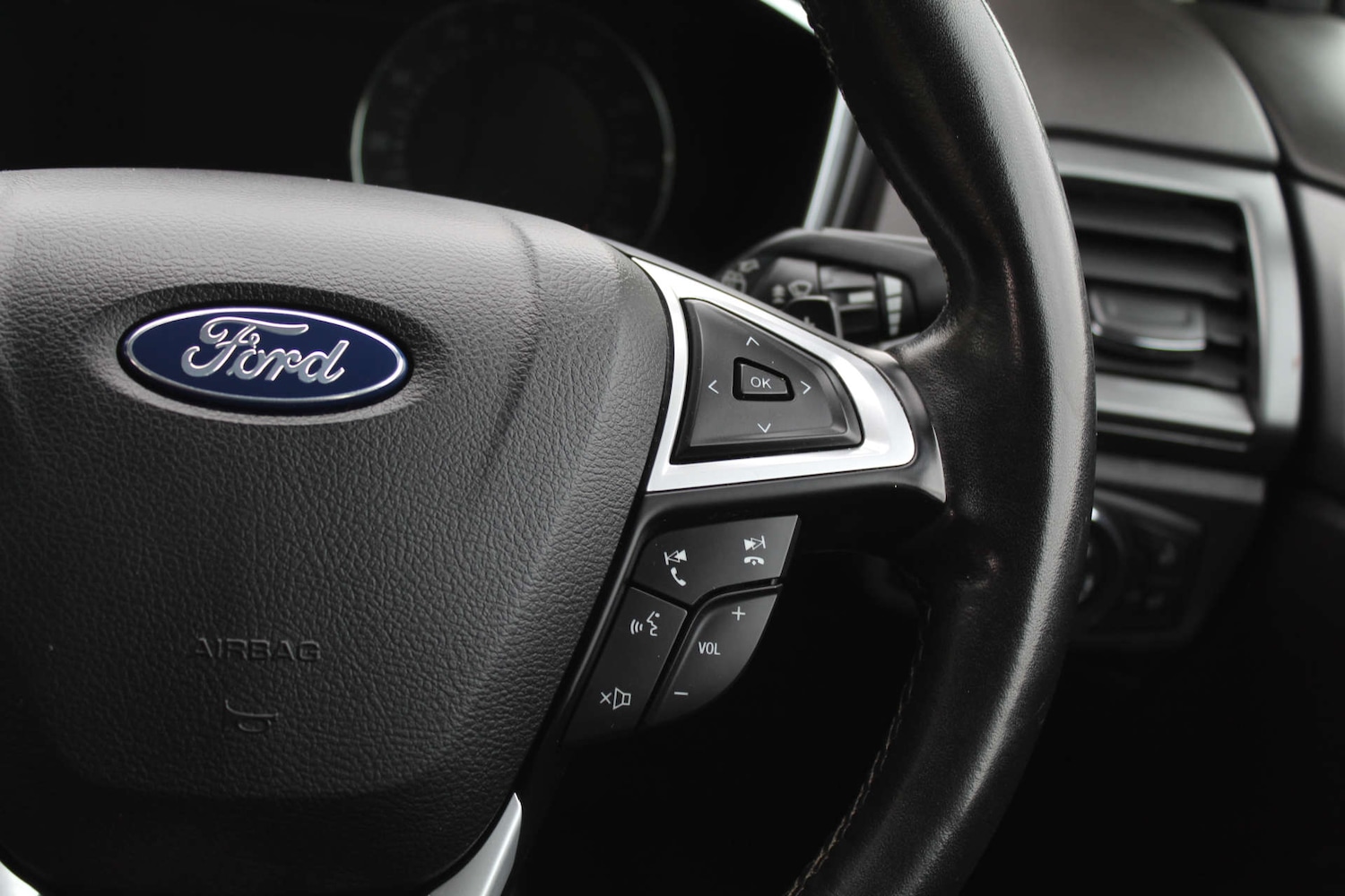 Used Ford Mondeo 2015 for sale - 76103856: Photo 16