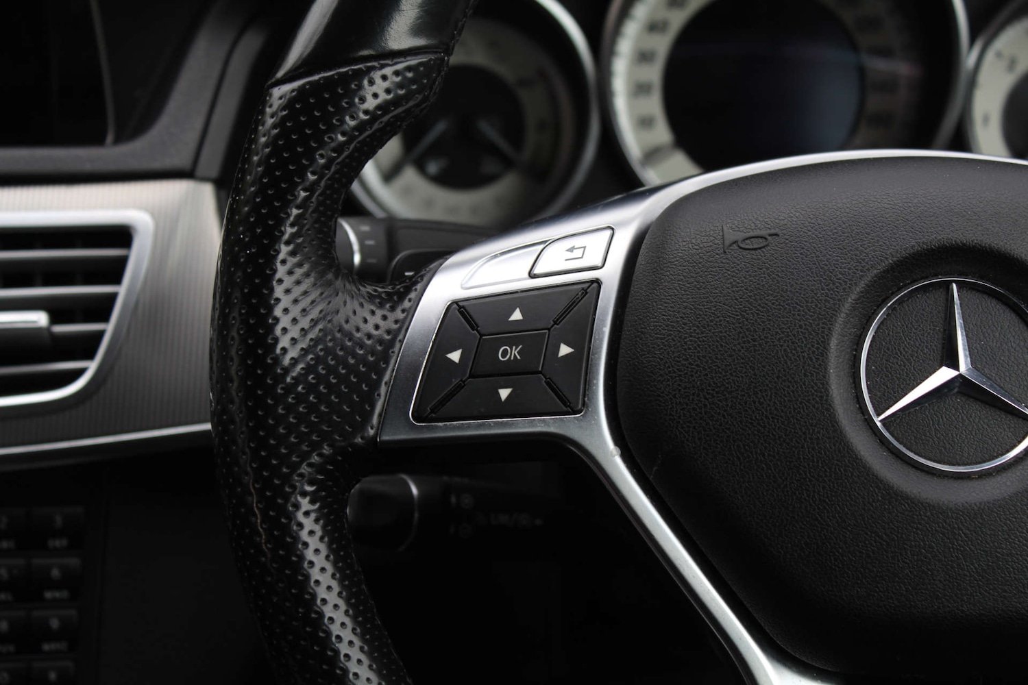 Used Mercedes-Benz E-Class 2014 for sale - 76103834: Photo 14