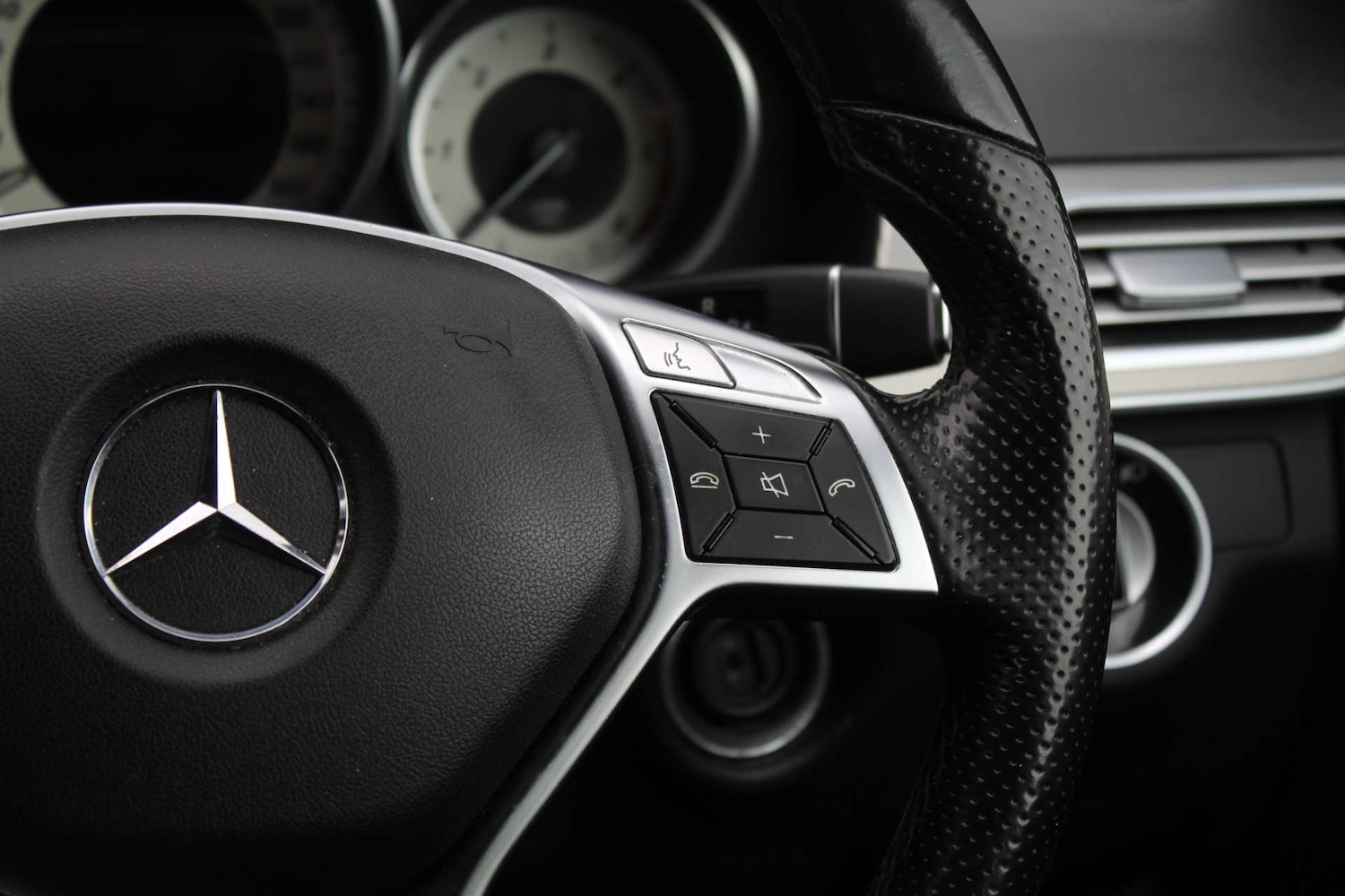 Used Mercedes-Benz E-Class 2014 for sale - 76103834: Photo 15