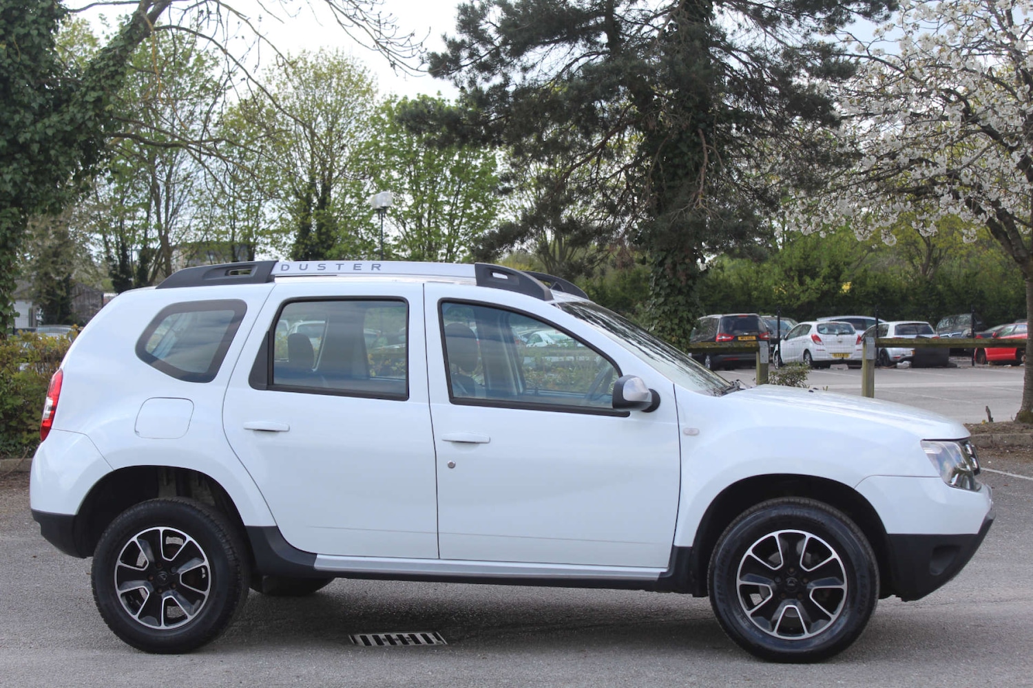 Used Dacia Duster 2016 for sale - 76103872: Photo 2
