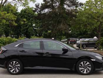 Used Honda Civic 2017 for sale - 74551627: Photo