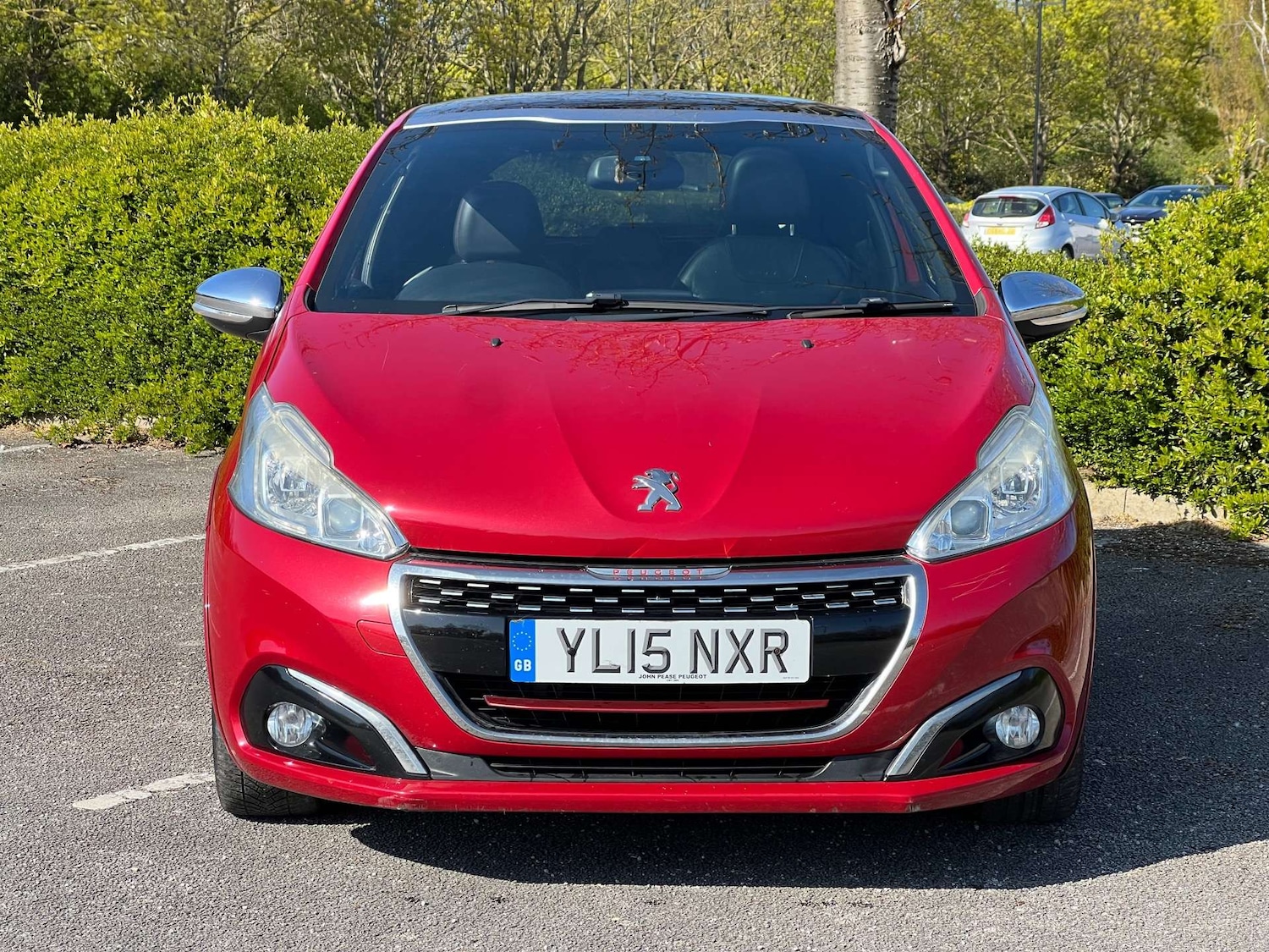 Used Peugeot 208 2015 for sale - 76103919: Photo 2