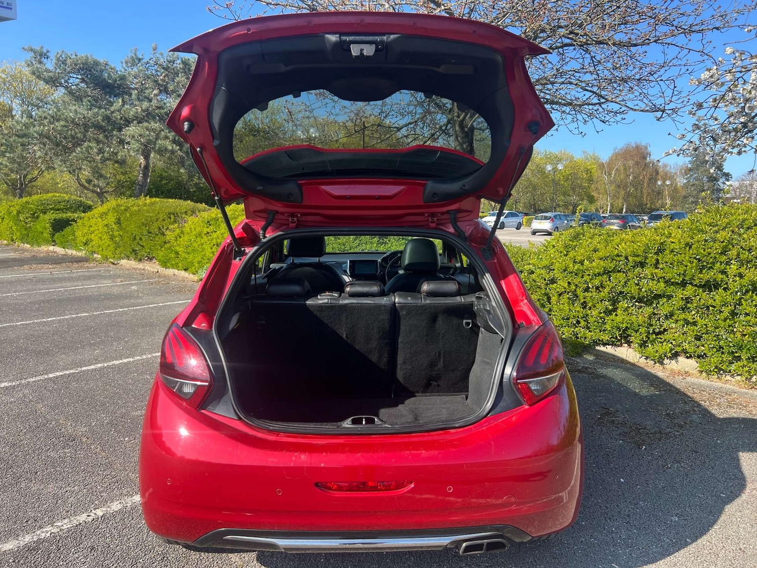 Used Peugeot 208 2015 for sale - 76103919: Photo 28