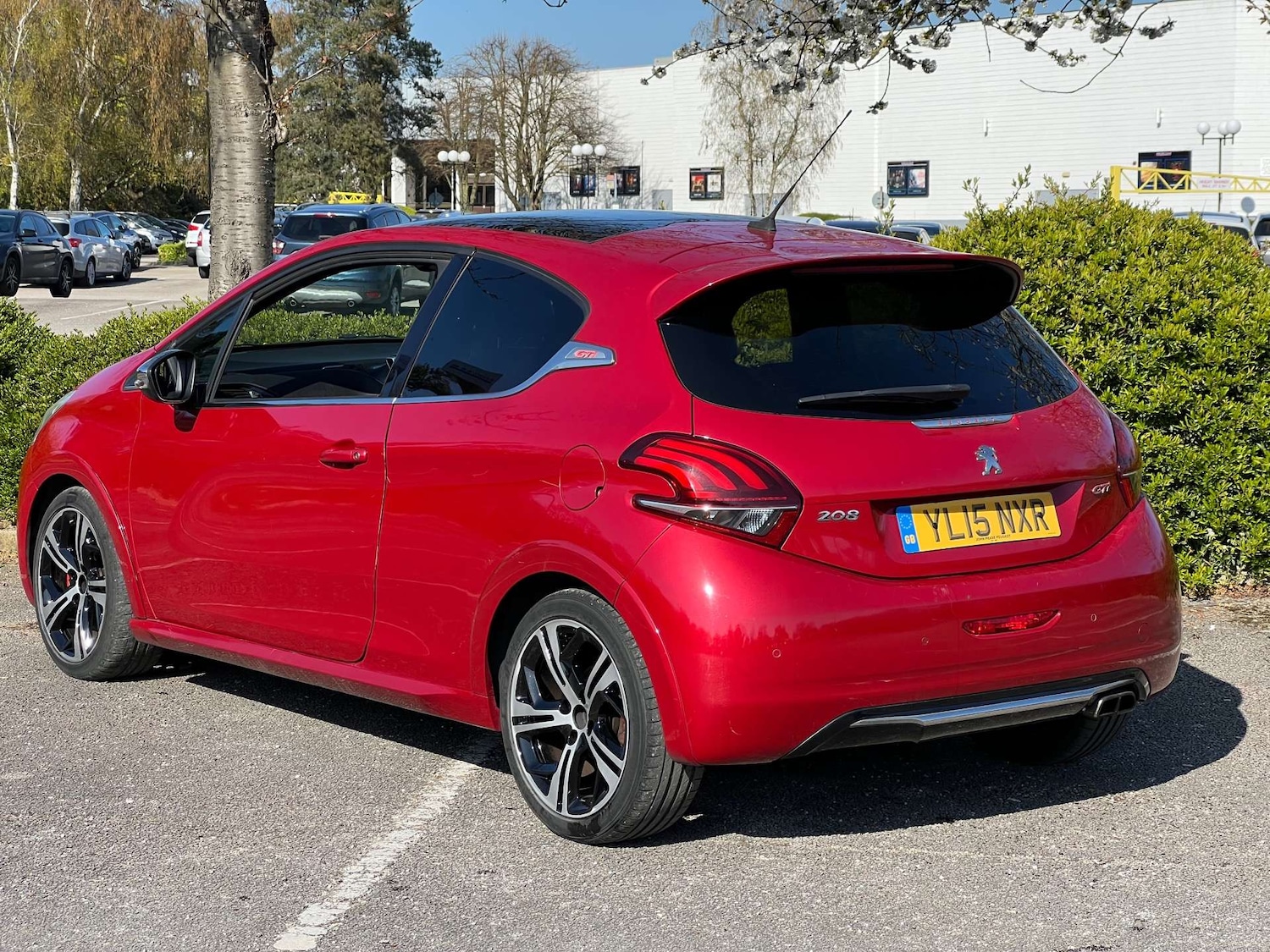 Used Peugeot 208 2015 for sale - 76103919: Photo 3