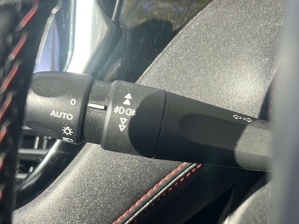 Used Peugeot 208 2015 for sale - 76103919: Photo 35
