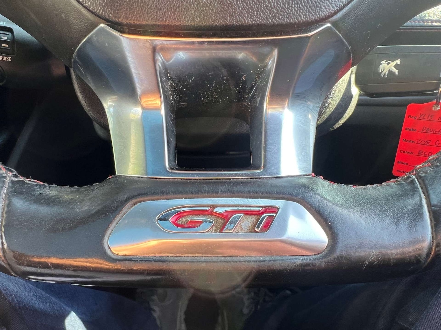 Used Peugeot 208 2015 for sale - 76103919: Photo 36