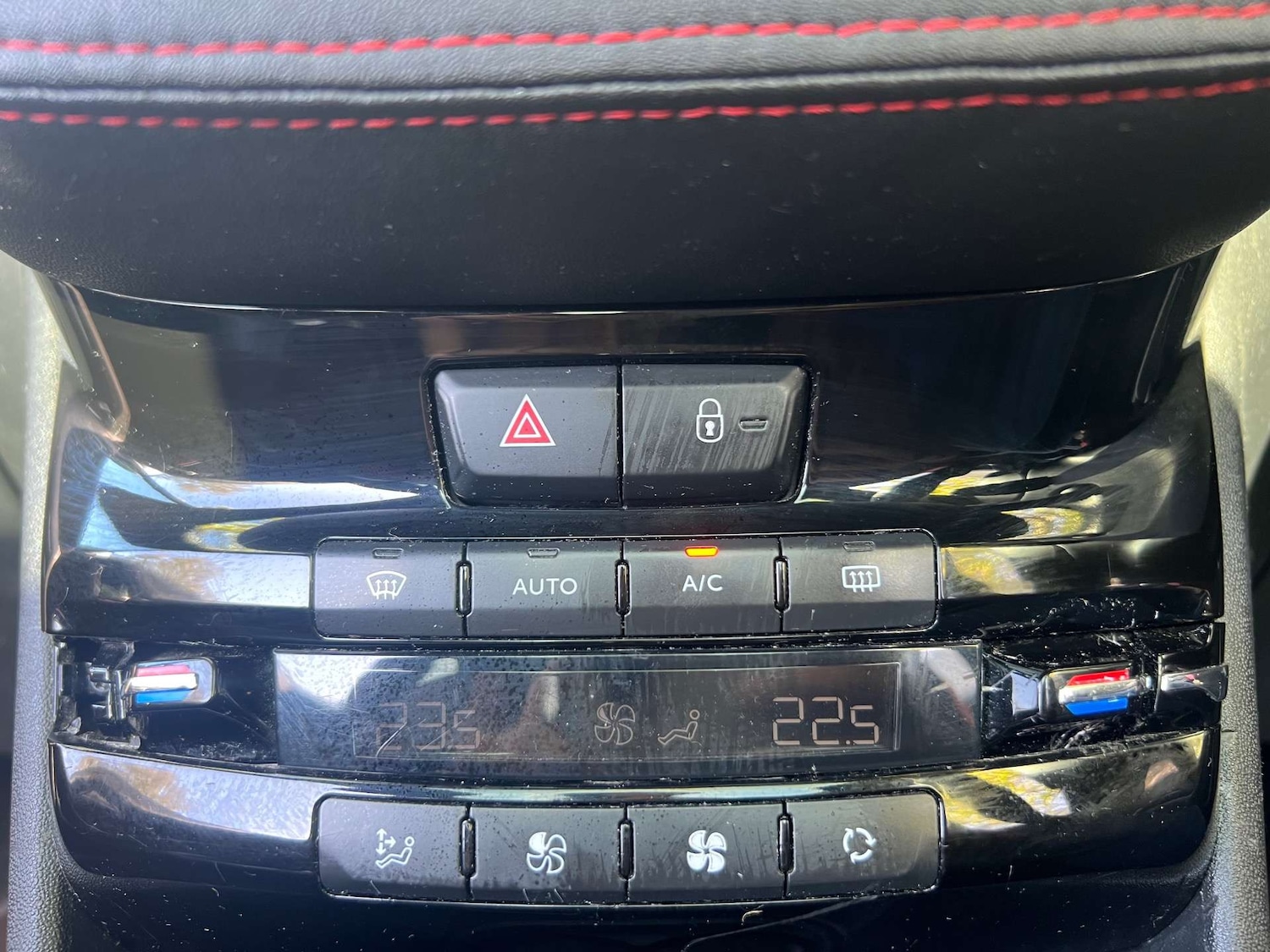 Used Peugeot 208 2015 for sale - 76103919: Photo 38