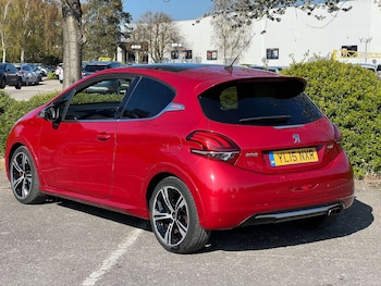 Used Peugeot 208 2015 for sale - 76103919: Photo 3