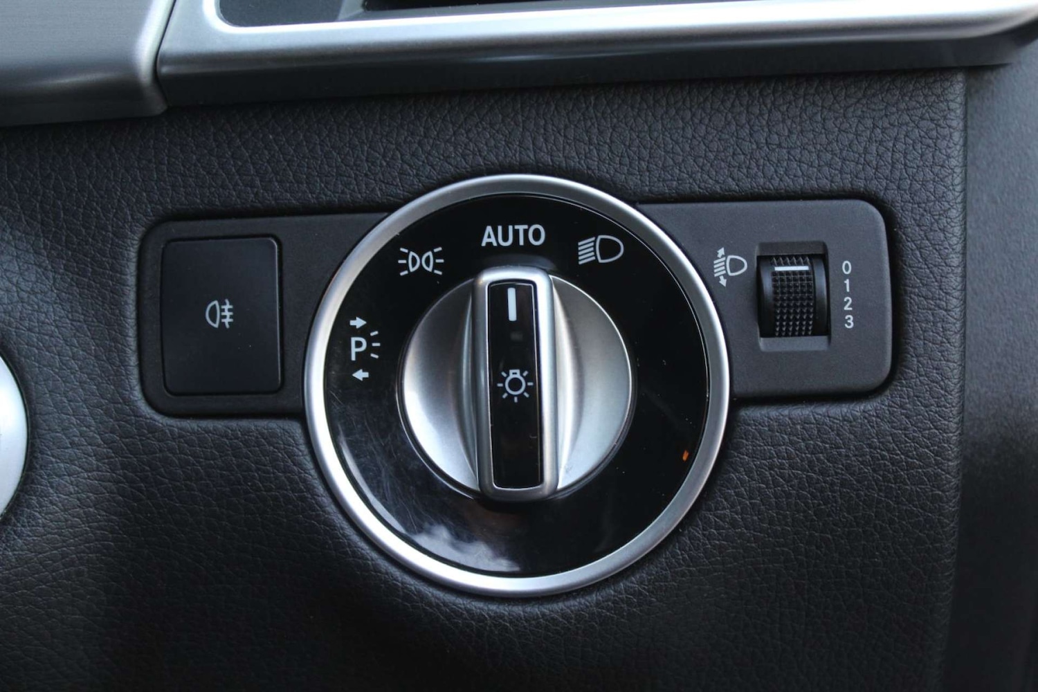 Used Mercedes-Benz M-Class 2013 for sale - 76103764: Photo 41
