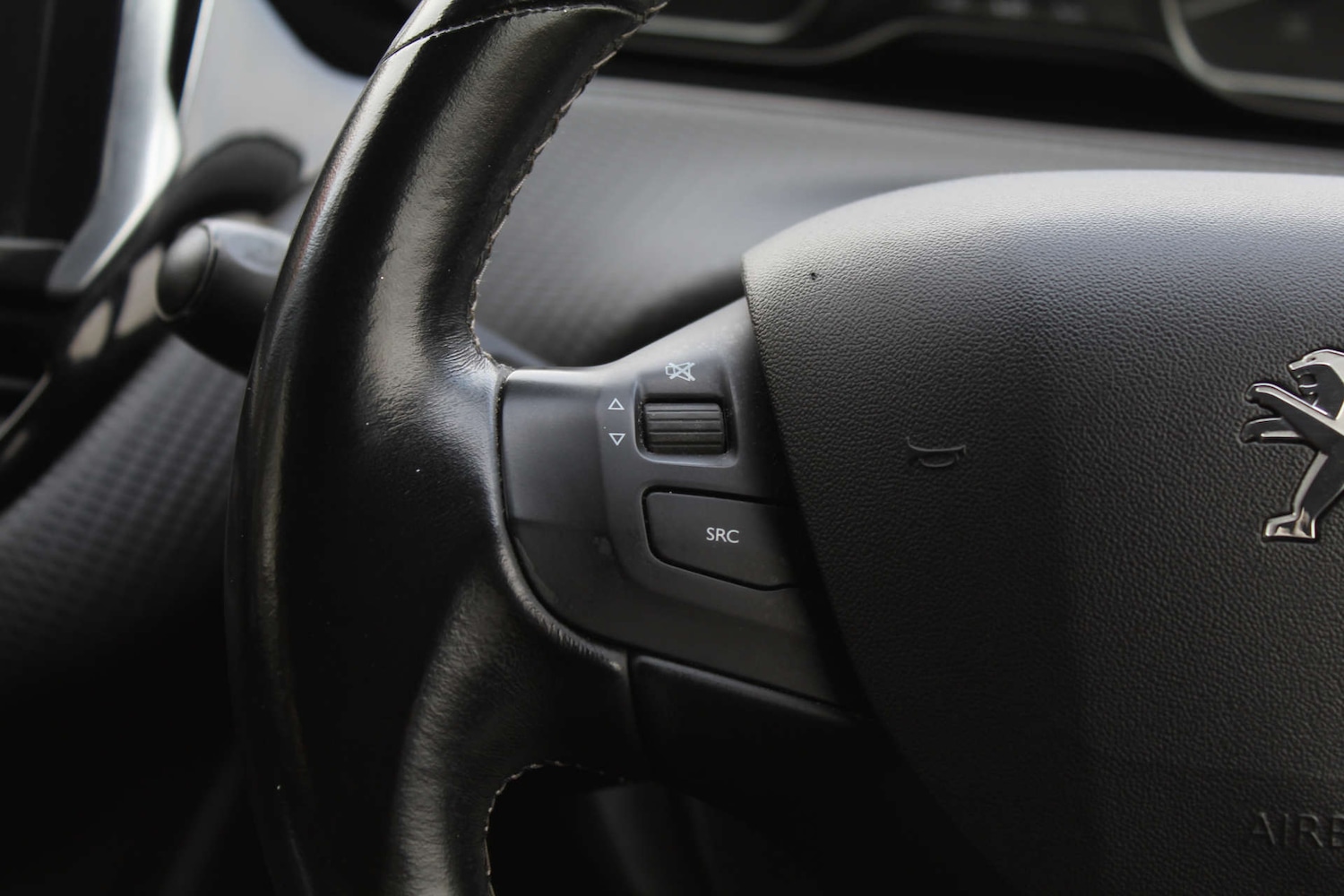 Used Peugeot 208 2017 for sale - 76223047: Photo 13