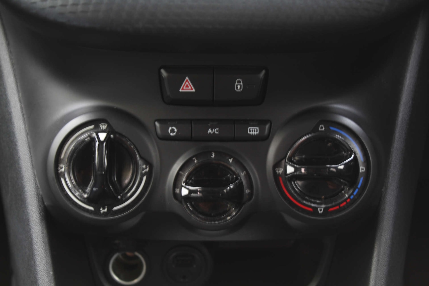 Used Peugeot 208 2017 for sale - 76223047: Photo 25