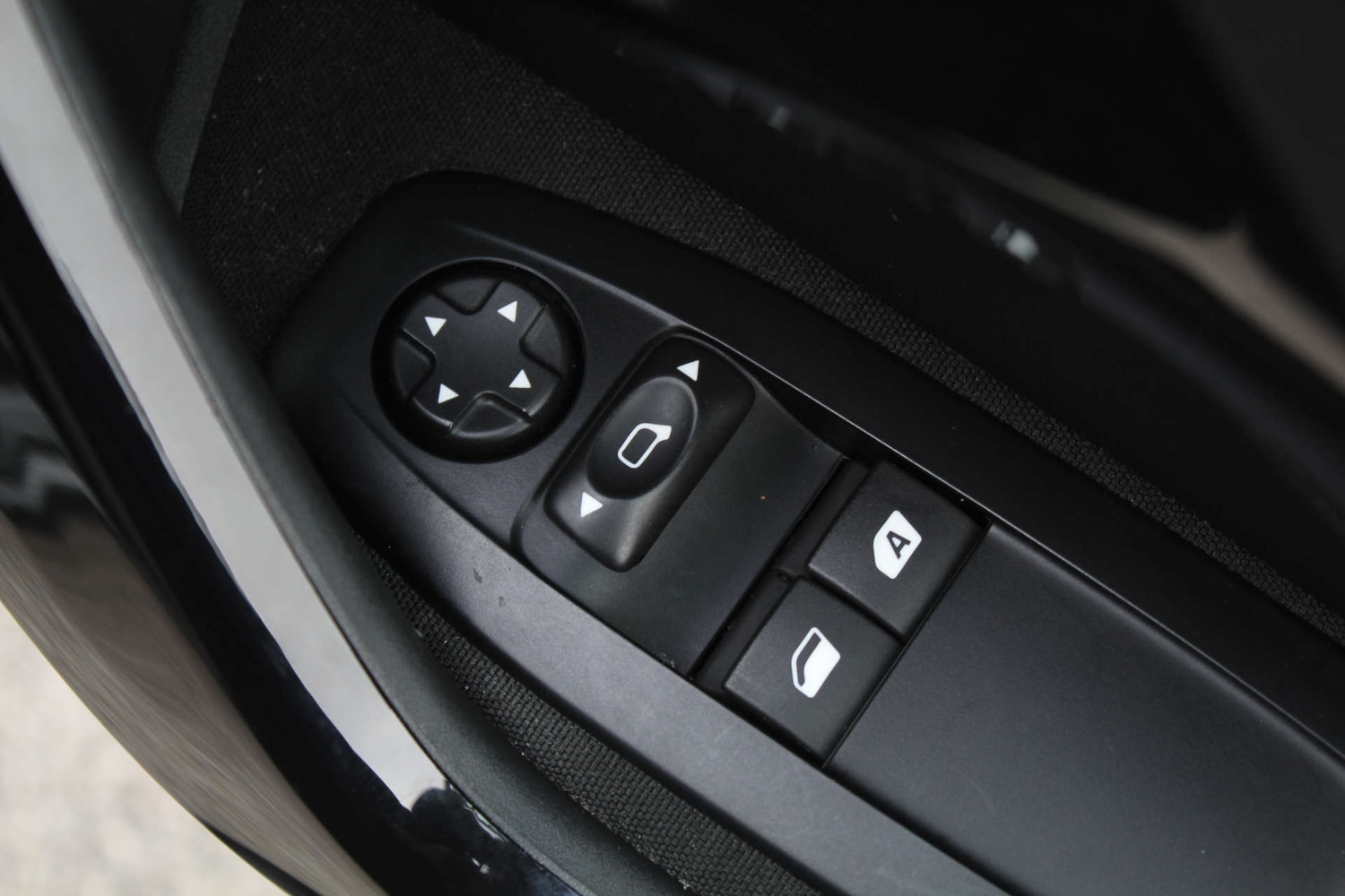 Used Peugeot 208 2017 for sale - 76223047: Photo 27