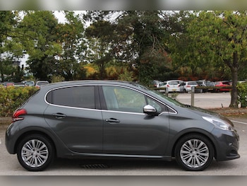 Used Peugeot 208 2017 for sale - 76223047: Photo