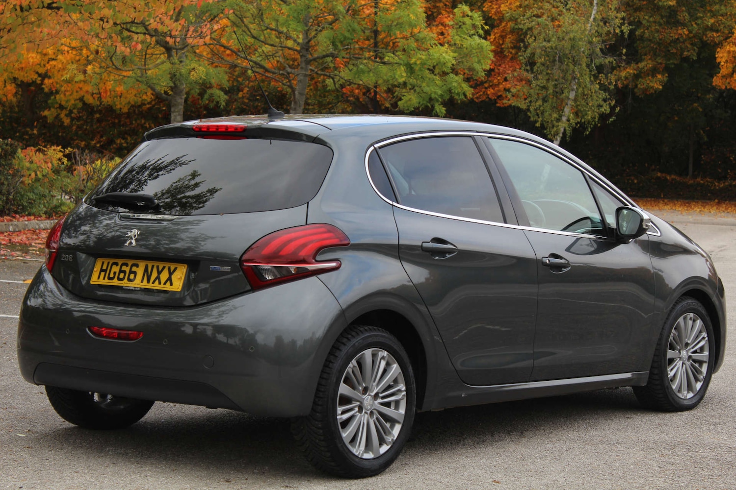 Used Peugeot 208 2017 for sale - 76223047: Photo 3