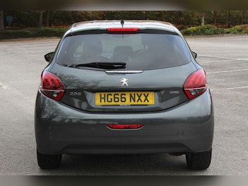 Used Peugeot 208 2017 for sale - 76223047: Photo