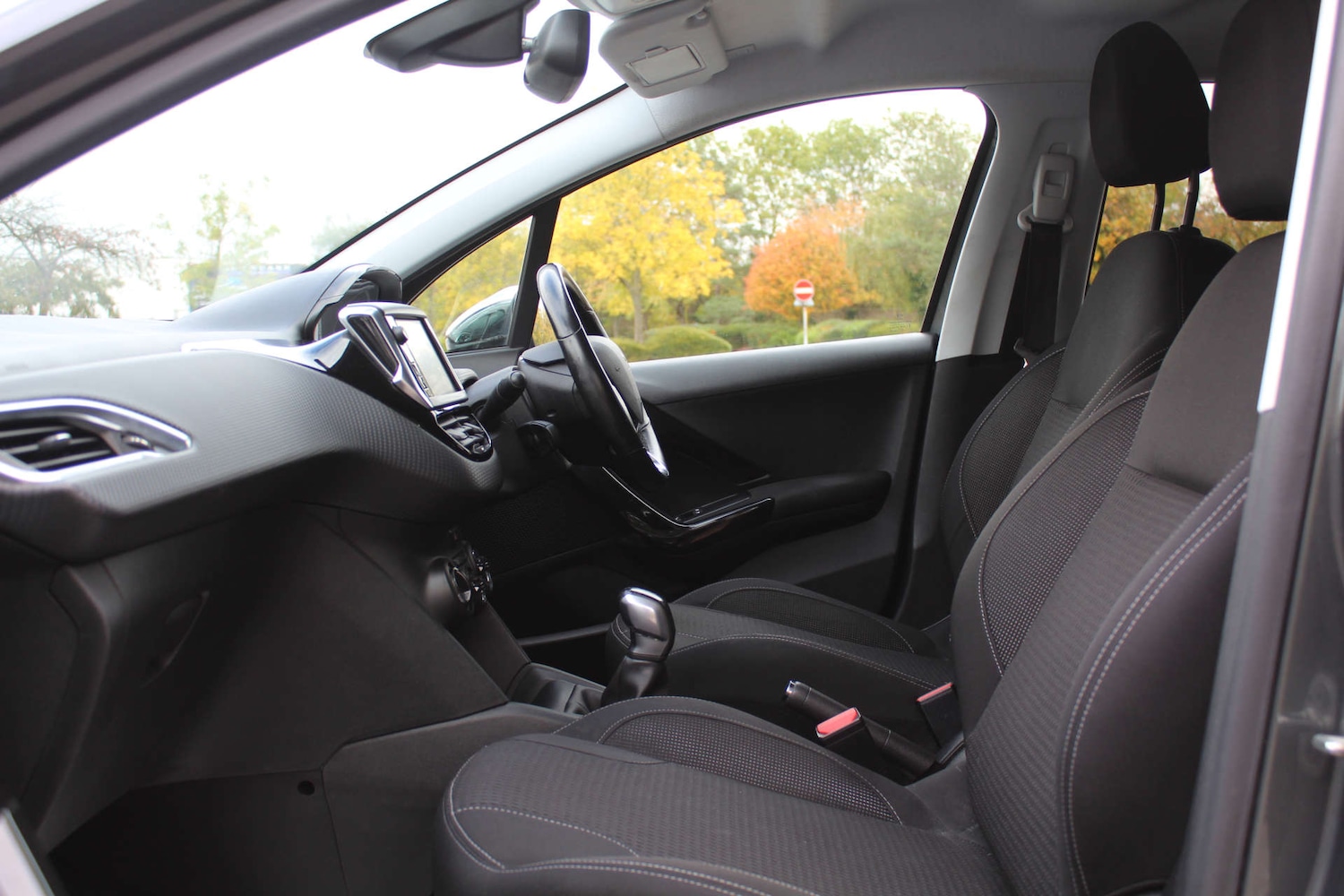 Used Peugeot 208 2017 for sale - 76223047: Photo 9