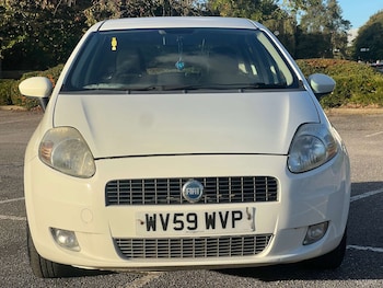 Used Fiat Grande Punto 2009 for sale - 76103808: Photo
