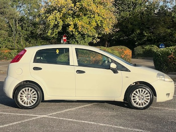Used Fiat Grande Punto 2009 for sale - 76103808: Photo