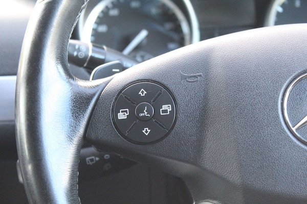 Used Mercedes-Benz R Class 2011 for sale - 76280385: Photo 16