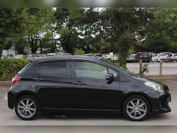 Used Toyota Yaris  for sale - 75621592: Photo