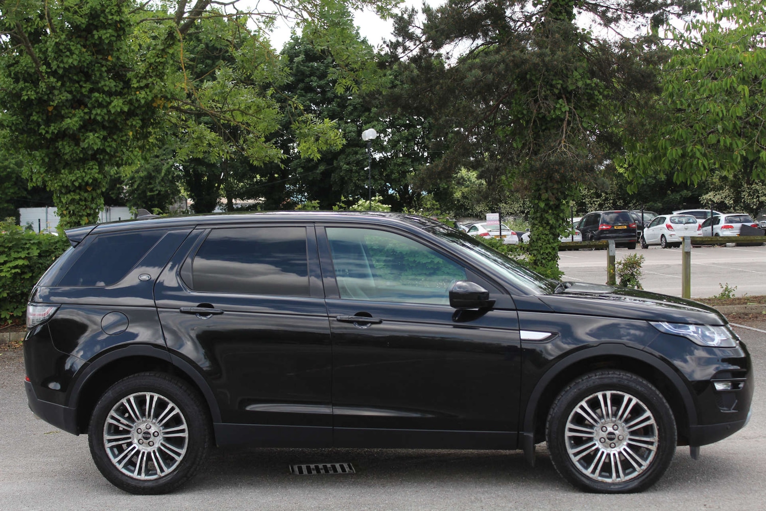 Used Land Rover Discovery Sport 2015 for sale - 76103839: Photo 2
