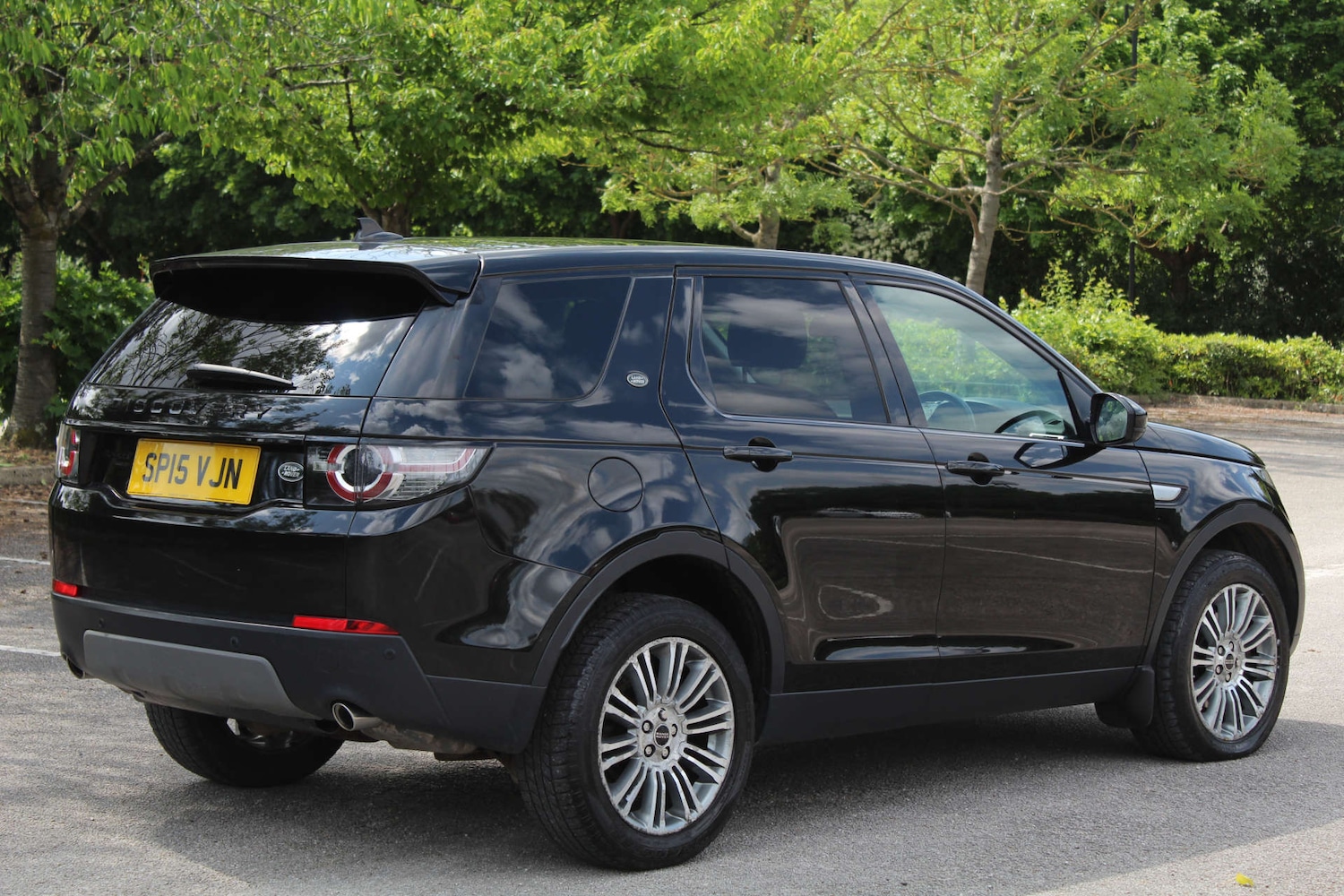 Used Land Rover Discovery Sport 2015 for sale - 76103839: Photo 3