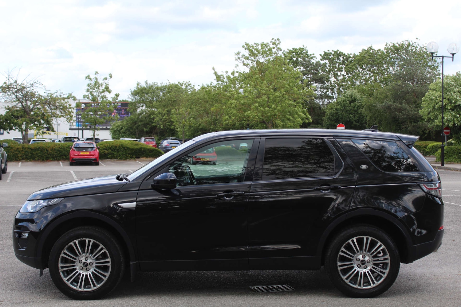 Used Land Rover Discovery Sport 2015 for sale - 76103839: Photo 6